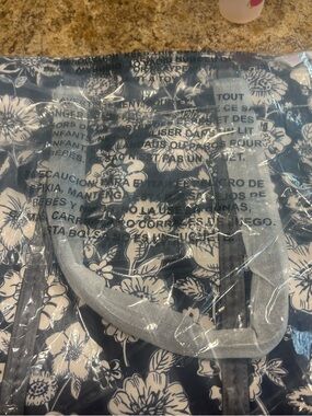 New Vera Bradley Midtown Tote